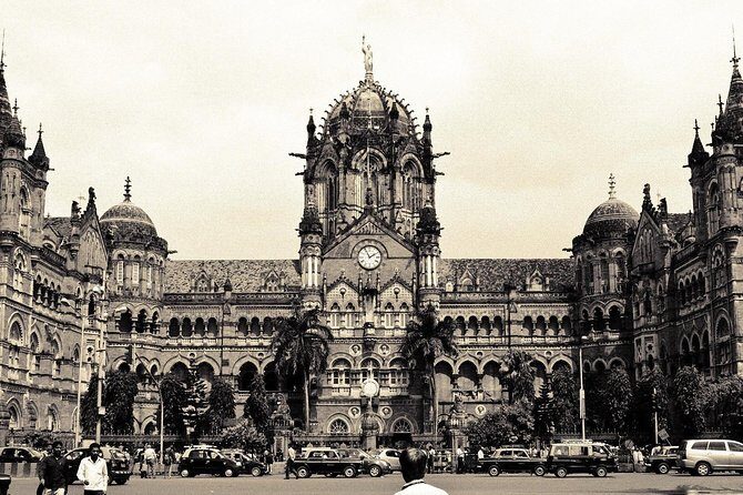 Affordable transfer from Mumbai Airport to Pune - Who Should Consider This Transfer?