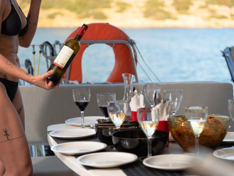 Agios Nikolaos: Luxury Catamaran to Spinalonga with Lunch - The Mediterranean Lunch: A Culinary Highlight