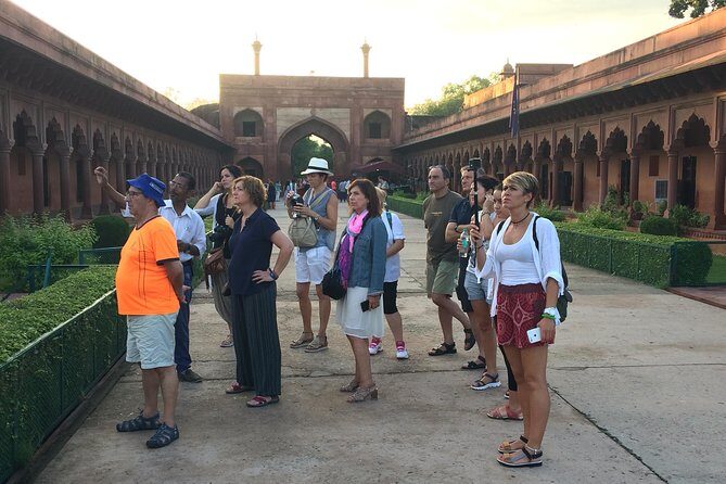 Agra Taj Mahal Sunrise Visit from Delhi by Private Car with Guide - Exploring Agra Fort: Mughal Grandeur