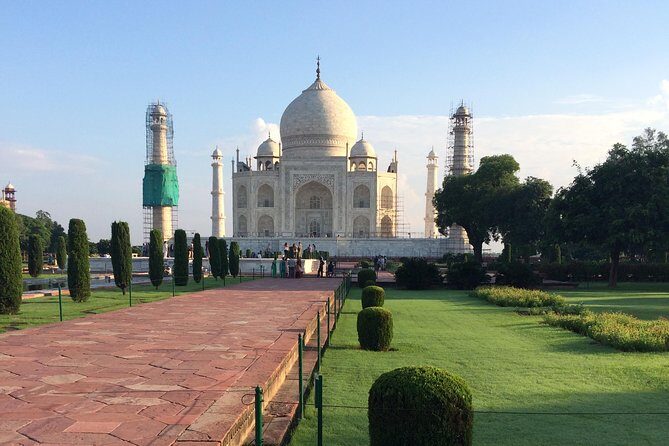 Agra Taj Mahal Sunrise Visit from Delhi by Private Car with Guide - Shopping and Local Crafts