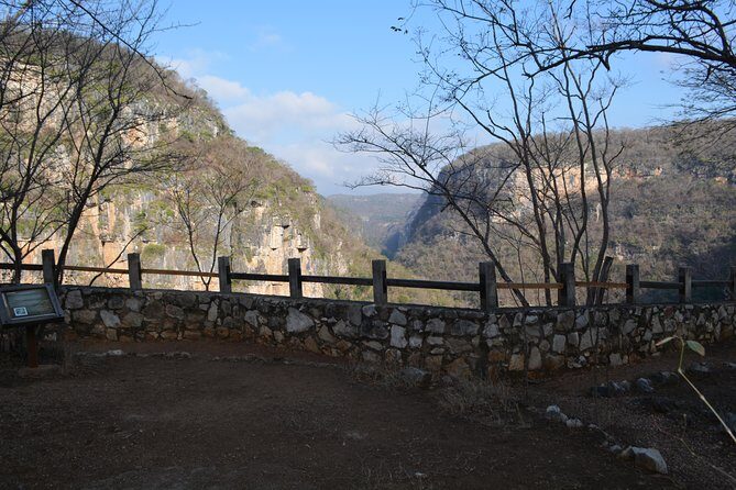 Aguacero Waterfall and La Venta River Canyon - Ocote Biosphere Reserve - The Sum Up
