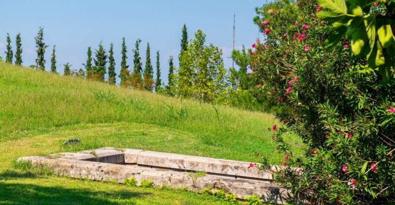 Aigai: Polycentric Museum & Royal Graves E-ticket with Audio - What Makes This Tour Stand Out?