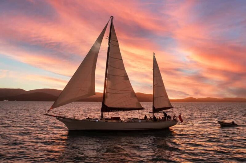 Airlie: Adults Only Sunset Sail with Aperol Spritz/Antipasto - An Elegant Way to End the Day in Airlie Beach