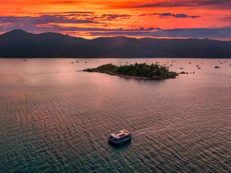 Airlie Beach: Bottoms Up Sunset Cruise with Drink - Key Points