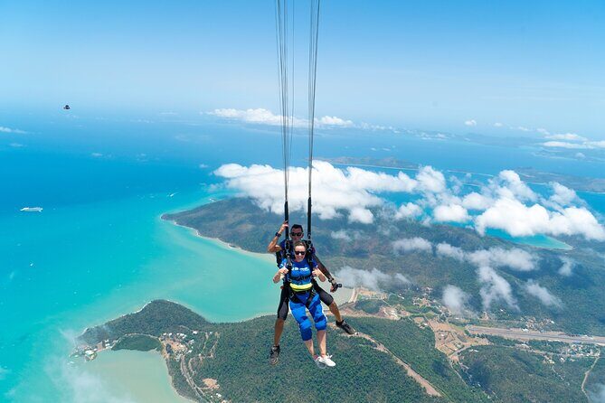 Airlie Beach Tandem Skydive Over the Whitsunday Islands - Who Will Love This Experience?