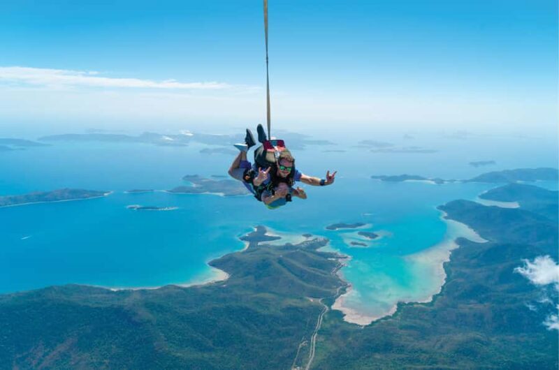 Airlie Beach: Tandem Skydive over the Whitsundays - An In-Depth Look at the Experience