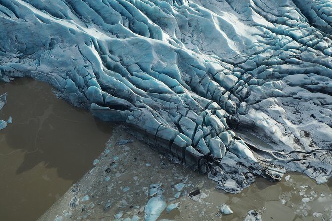 Airplane flight over glacier lagoons and Iceland's highest peak - The Sum Up