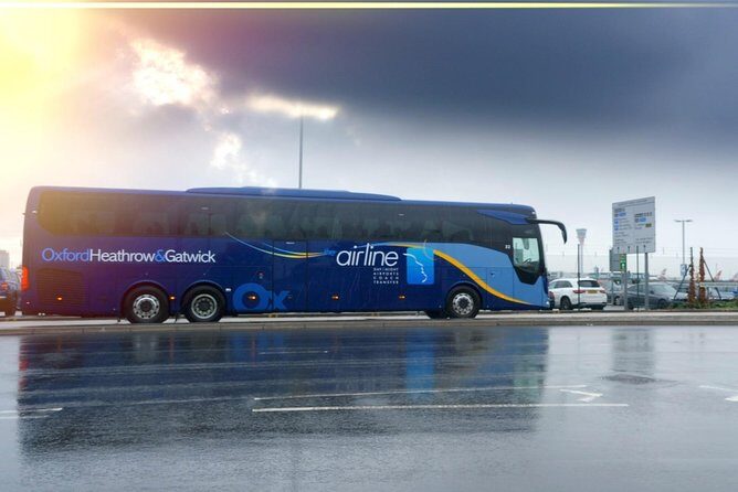 Airport Coach Service from Oxford to Gatwick - Onboard Experience: Comfort and Facilities