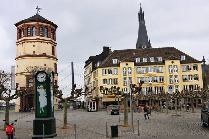 Airport Transfer: Airport DUS to Dusseldorf by Luxury Van - FAQ