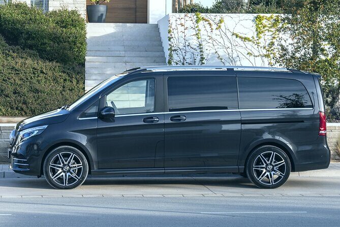 Airport Transfer: Airport FRA to Frankfurt by Luxury Van - Key Points