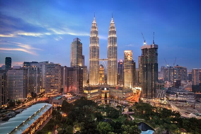 Airport Transfer: Kuala Lumpur to Airport KUL by Business Car - Key Points