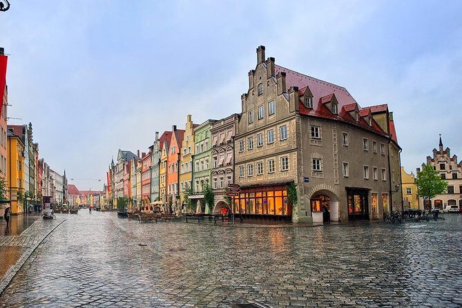 Airport Transfer: Munich to Munich Airport MUC by Luxury Van - What the Experience Looks Like