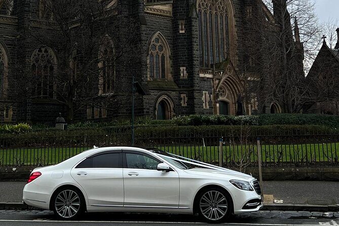 Airport Transfers - Chauffeur Car & Limo Services of Melbourne - Punctuality and Reliability
