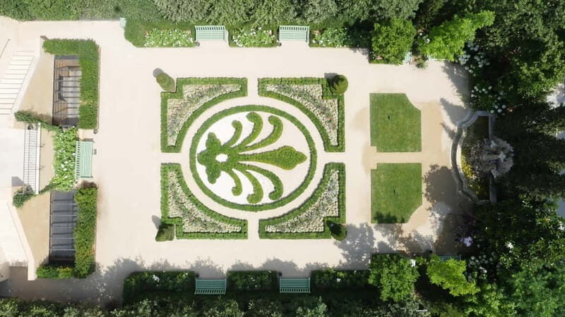 Aix-en-Provence: Caumont - Centre d'Art Niki de Saint Phalle - Key Points