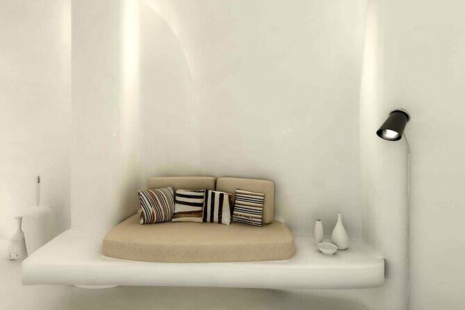 Akrotiri: Couples Departure Day Treat w Massage & Day Pool Access - Who Is This Experience Best For?