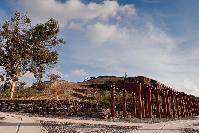 Akrotiri guided tour - The Sum Up: Who Will Benefit Most?