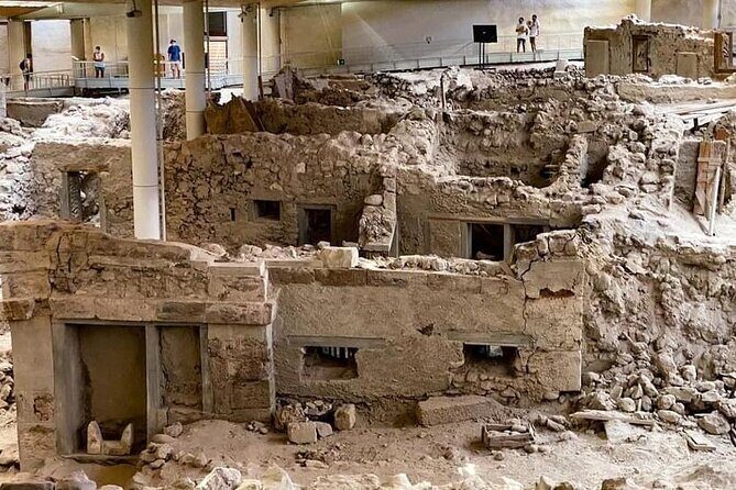 Akrotiri private tour, bu licensed guide , with transfer - Key Points