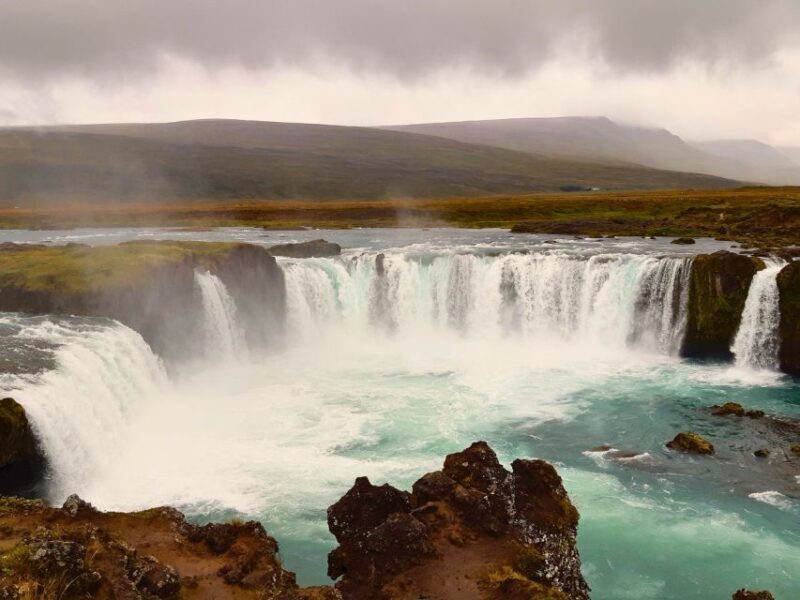 Akureyri: Goðafoss, Laufas & The Christmas House Combo Tour - Transportation and Group Dynamics