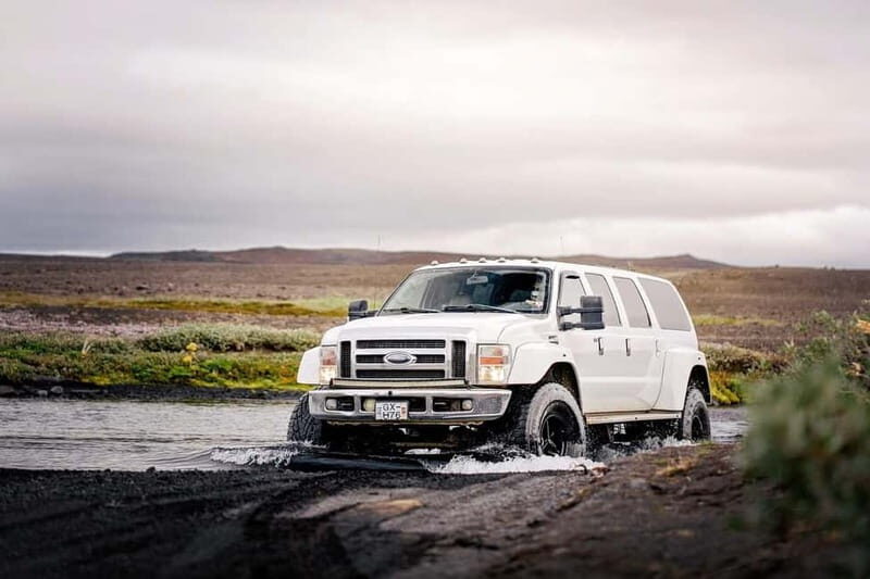 Akureyri: Super Jeep Tour with Icelandic Snacks - Key Points