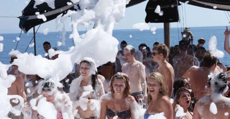 Alanya: Disco Boat Tour with Foam Party and Unlimited Drinks - Exploring the Cruise Experience