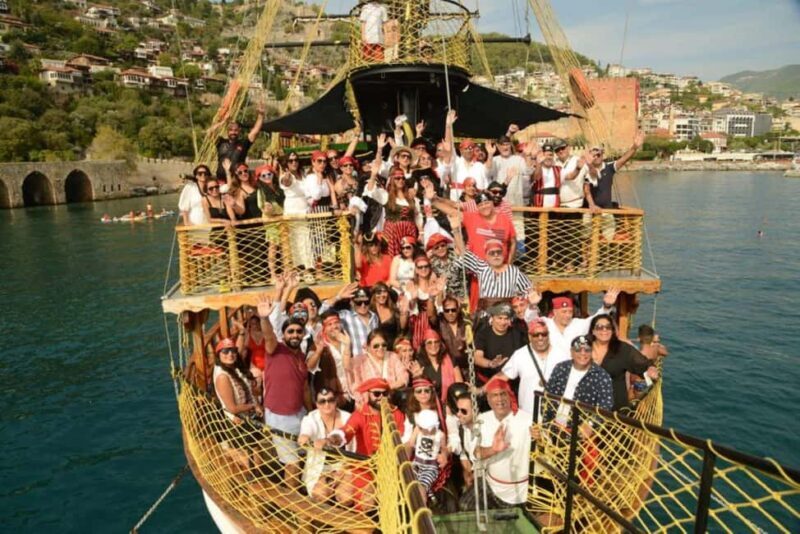 Alanya Pirate Boat: Lunch, Disco & Foam Party Included - Key Points
