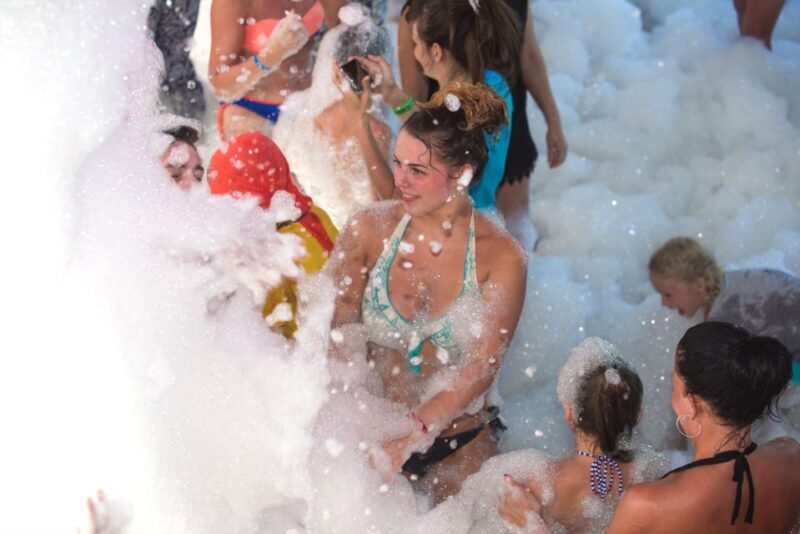 Alanya: Pirate Boat Tour with Buffet Lunch and Drinks - What to Expect on the Pirate Boat Tour