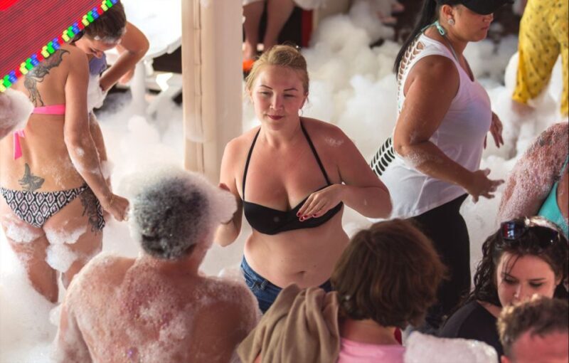 Alanya: Pirate Boat Tour with Buffet Lunch and Drinks - The Bazaar & Local Culture