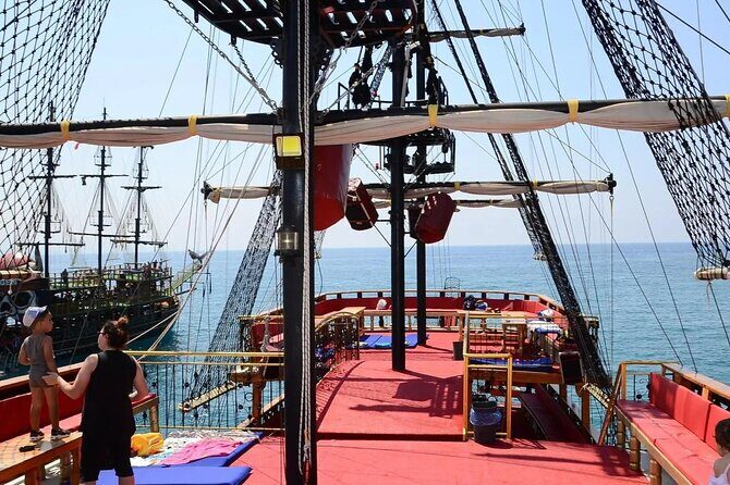 Alanya Pirate Boat Tour with Lunch, Soft Drinks & Transfer - Key Points