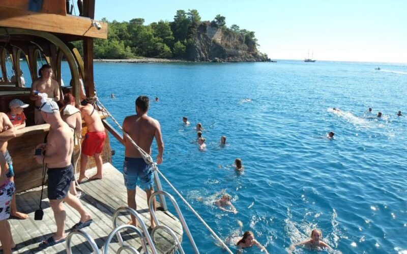 Alanya Pirate Boat Trip with Lunch, Swimming & Foam Party - Practical Details for Your Trip