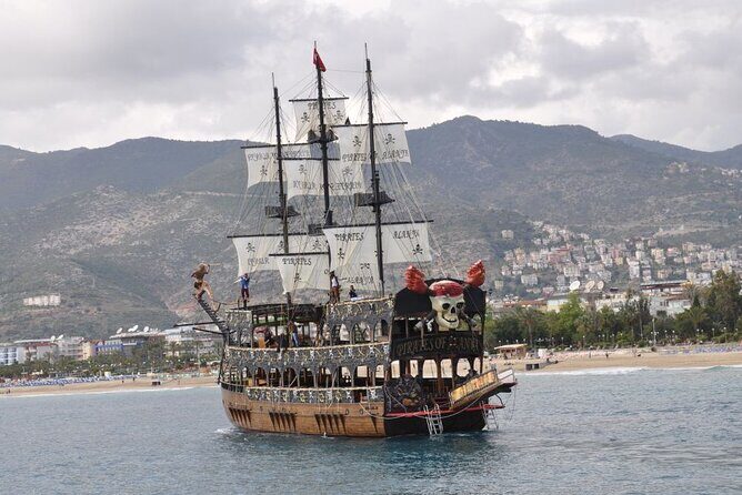 Alanya: Pirates Yacht Tour with Lunch and Soft Drinks - Authentic Guest Experiences