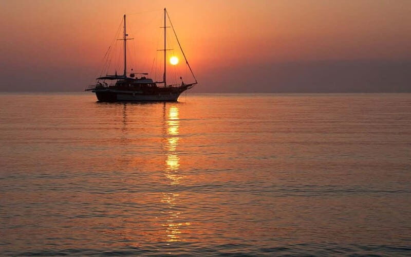 Alanya: Sunset And Party Boat With Soft Drinks And Dinner - Key Points
