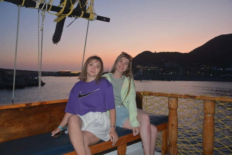 Alanya: Sunset Party Boat w/ Dinner & Unlimited Drinks - Who Will Love This Tour?