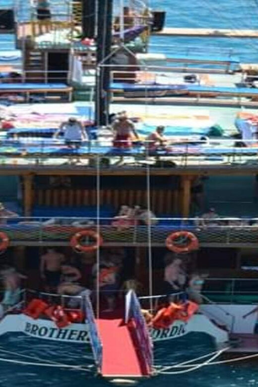 Alanya:Catamaran Tour with Lunch&Soft Drinks Animation Shows - Key Points