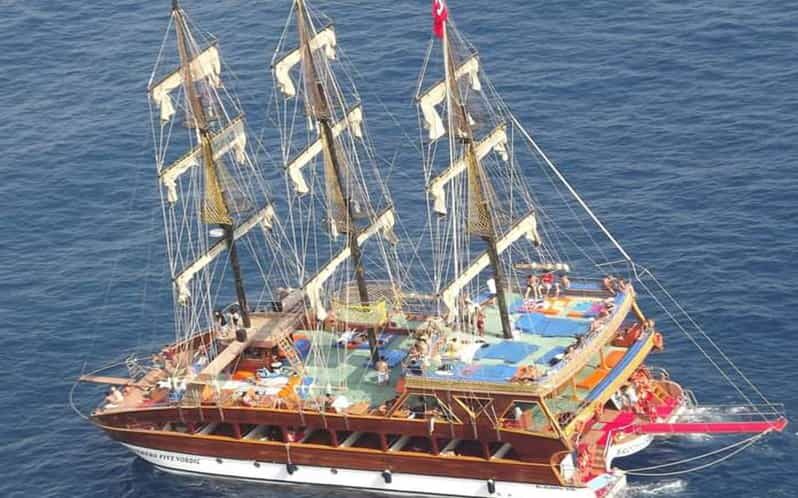 Alanya:Catamaran Tour with Lunch&Soft Drinks Animation Shows - A Detailed Look at the Catamaran Experience