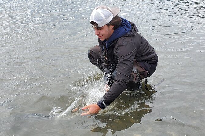 Alaskan Salmon 8-Hour Fishing Experience - Catch Cleaning and Shipping Options