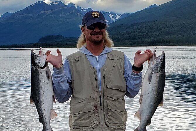 Alaskan Salmon 8-Hour Fishing Experience - Group Size and Atmosphere