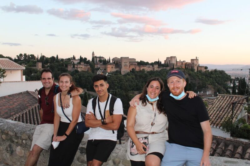 Albayzín: Granada's Albayzín Tour with Food Tasting - Plaza de San Nicolás: The Iconic Viewpoint