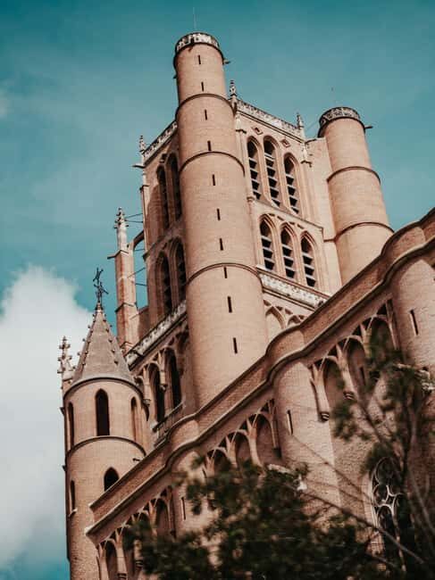 Albi: Food and Market Tour with Tastings and Historic Walk - Exploring Albi’s Streets and Sights