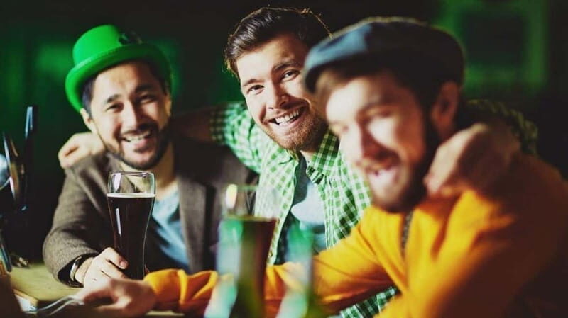 Albufeira: 5 Bars and 1 Nightclub Pub Crawl with Free Shots - Key Points