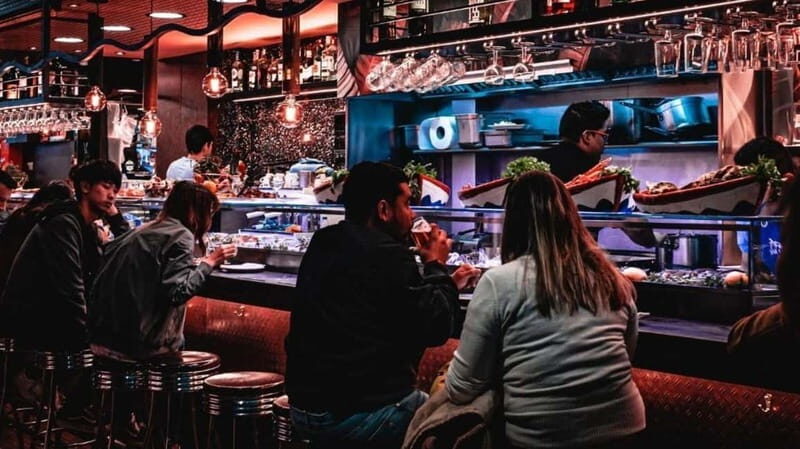 Albufeira: 5 Bars and 1 Nightclub Pub Crawl with Free Shots - A Closer Look at the Itinerary