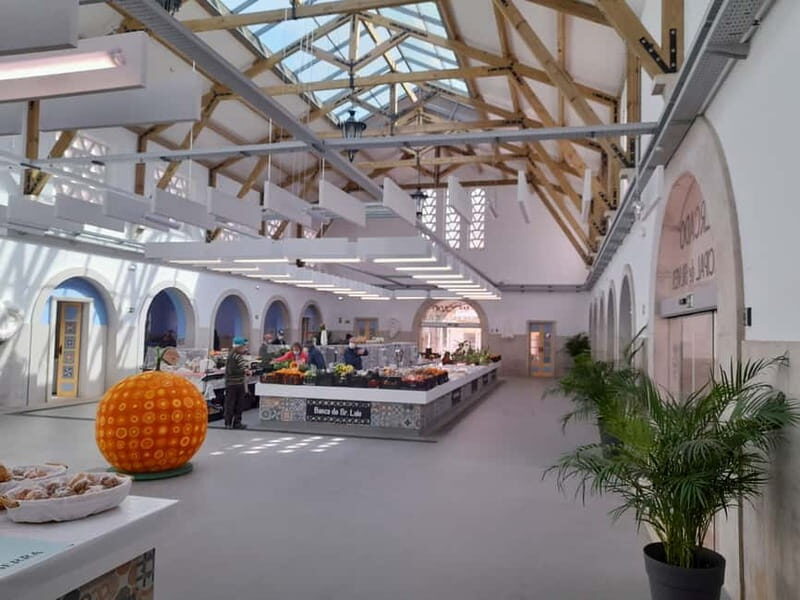 Albufeira: Silves Castle and Chapel of Bones, and Benagil - Key Points