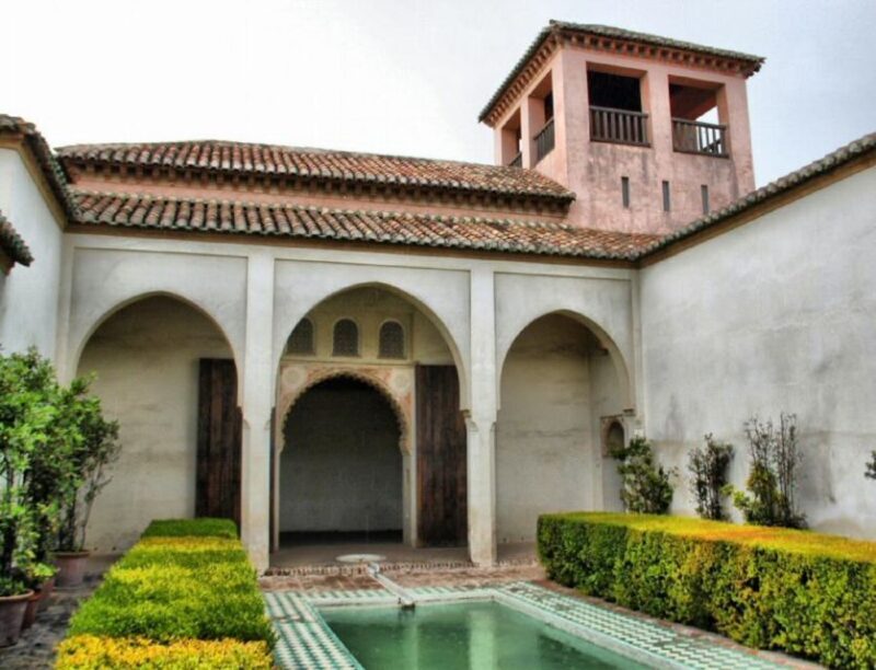 Alcazaba and Gibralfaro Private Tour. Skip The Line - What Makes This Tour Stand Out?