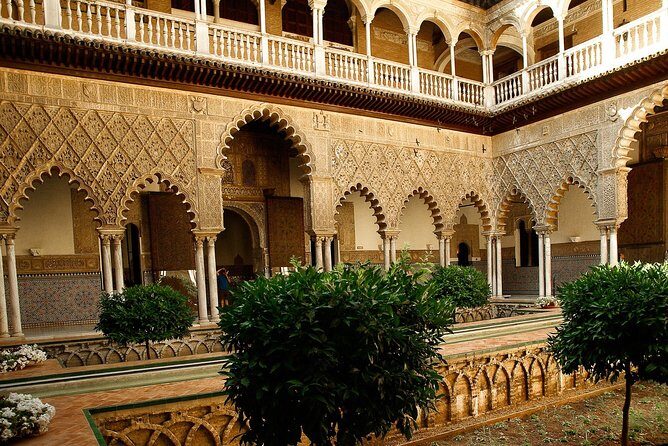 Alcázar and Jewish Quarter Guided Walking Tour in Seville - The Value of the Tour