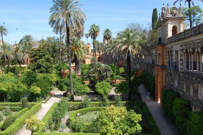 Alcázar and Jewish Quarter Guided Walking Tour in Seville - Who Should Book This Tour?