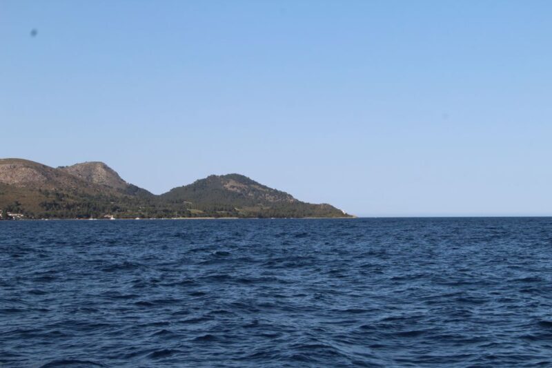 Alcudia: Private Sunset Boat Trip with Glass of Wine & Snack - Why This Trip is Worth Considering