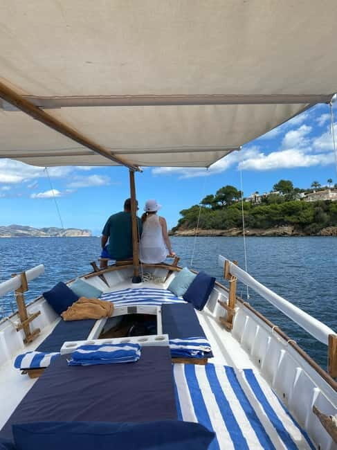 Alcudia, Private Tour: Scenic 2.5-Hour Boat Tour - Scenic Views and Photo Opportunities