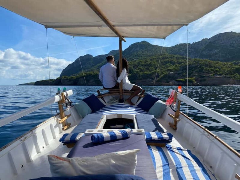 Alcudia, Private Tour: Scenic 2.5-Hour Boat Tour - Knowledgeable Captain