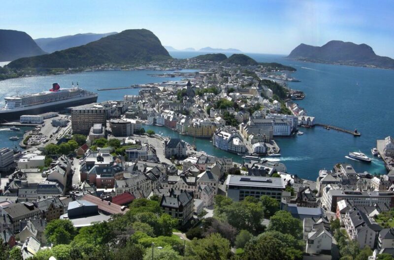 Alesund: City Sightseeing Hop-On Hop-Off Bus Tour - Who Will Love This Tour?
