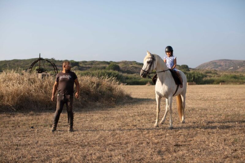 Algarve: 1-Hour Carrapateira Horseback Riding Tour - Guides and Language