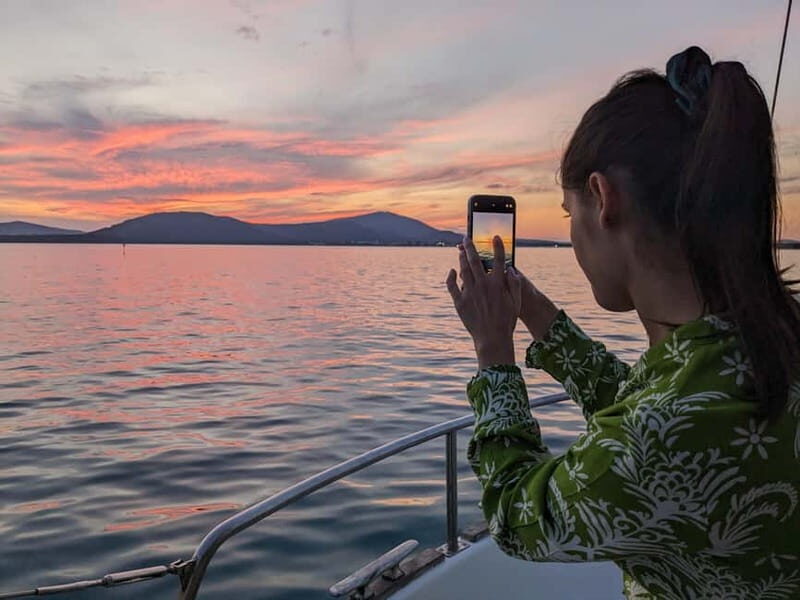 Alghero: Sunset Sailing Cruise with Aperitif - Key Points